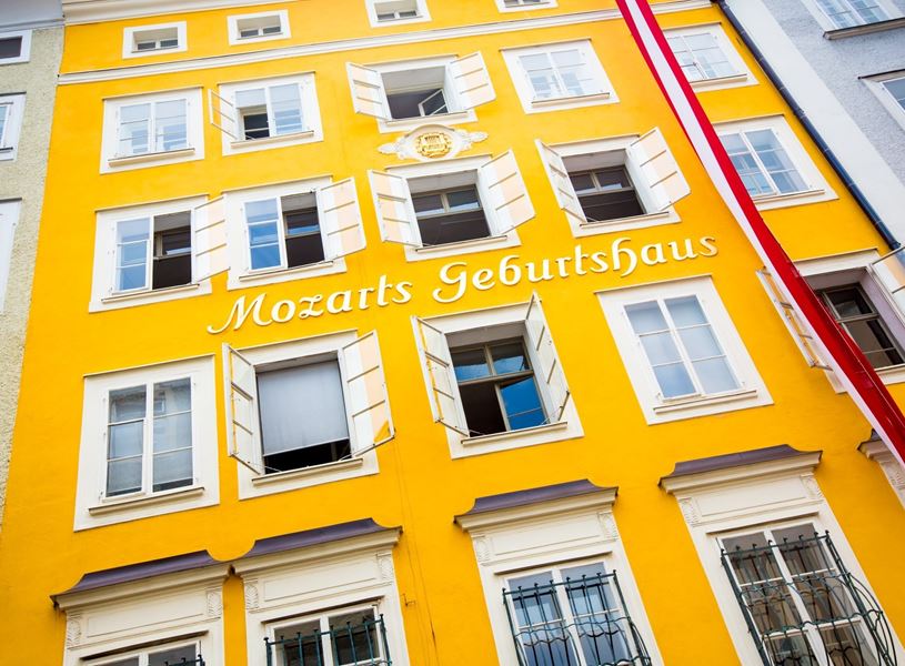Front facade of Mozarts Geburtshaus, Mozart's Birthplace in Salzburg, Austria