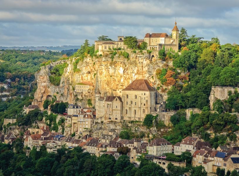 Rocamadour clifftop village in afternoon light, Rocamadour, France