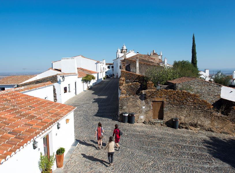 Walking the streets of Monzaraz, Portugal
