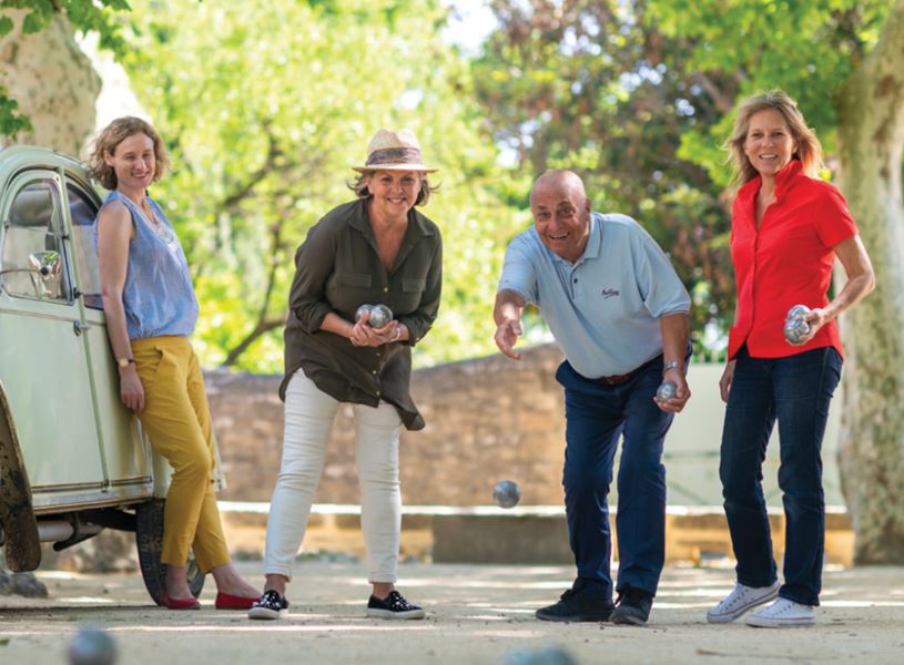 Enjoy petanque lesson in Vers Pont Du Gard, France
