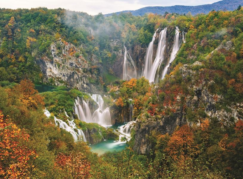 Walk through the Plitvice National Park Croatia