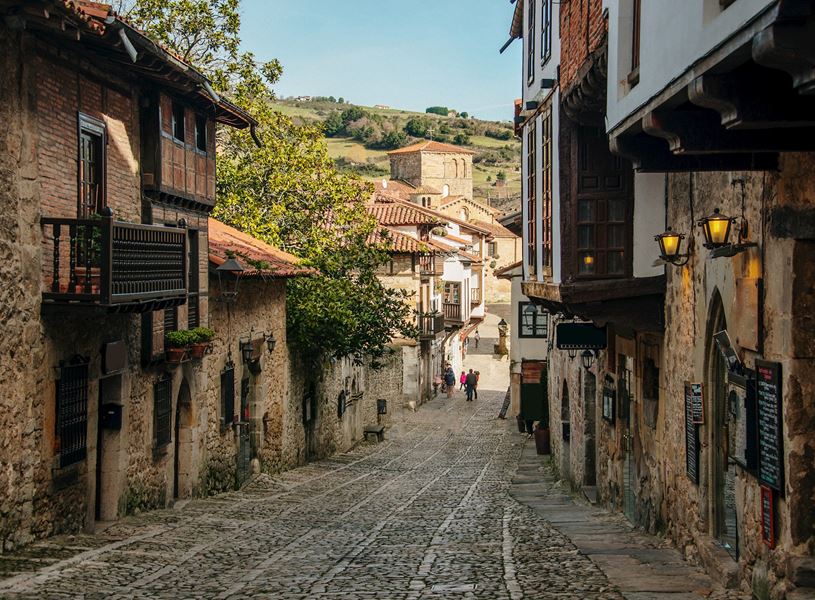 City orientation Santillana Del Mar, Spain