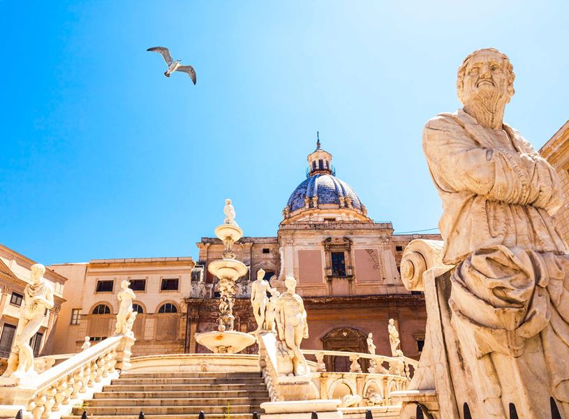 Close-up of statues at Fountain of Shame in Piazza Pretoria, Palermo 