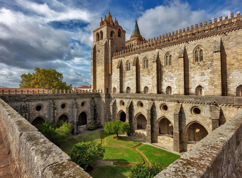 Cathedral Basilica Se Nossa Senhora Assuncao in Evora, Portugal