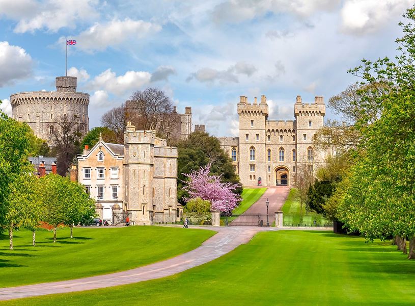 Windsor Castle and green lawns in London, England