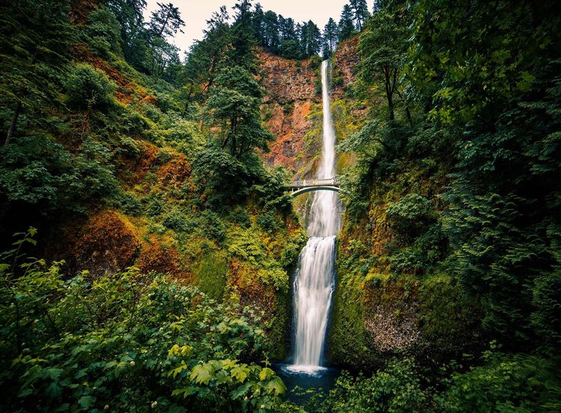Columbia River Gorge, Multnomah Falls, USA