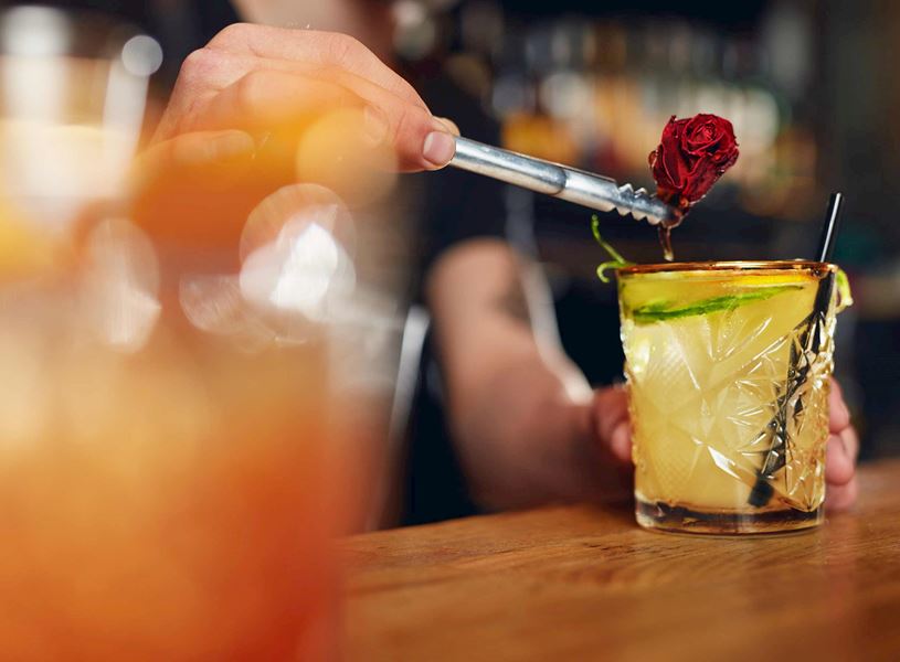 cocktail-kaanapali-beach-hawaii (1)