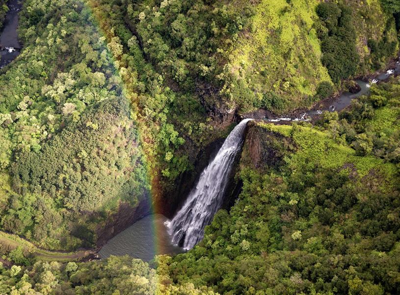 view-manawaiopuna-falls-hawaii