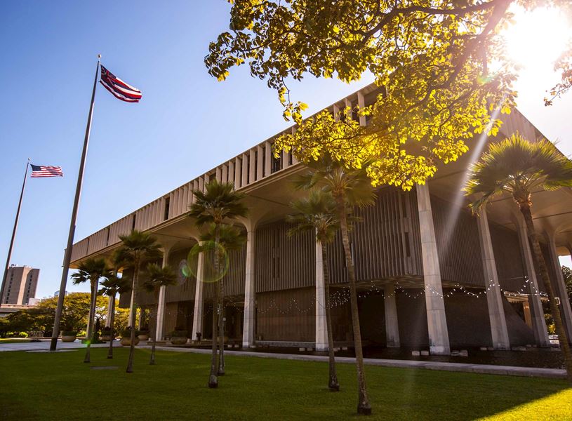 state-capitol-building-honolulu-hawaii
