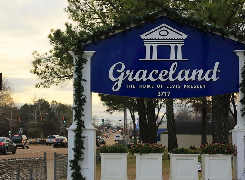 Sign for Graceland in Memphis, USA