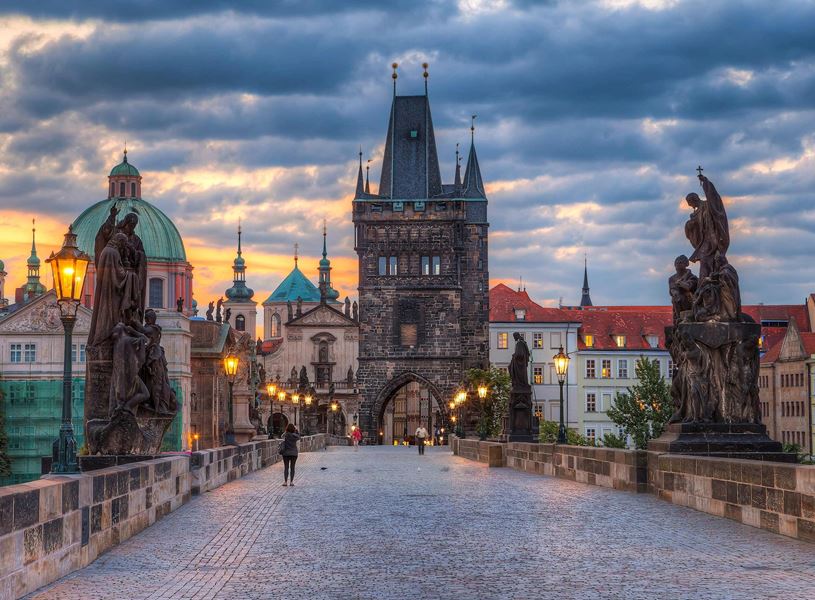 Charles Bridge at dusk in Prague, Czech Republic