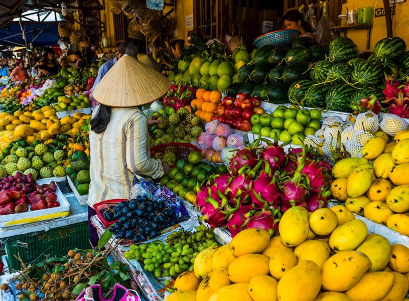 Visit the colourful market of Hoi An, Vietnam