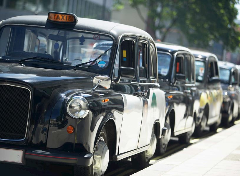 Experience Belfast from a Black Cab for sightseeing