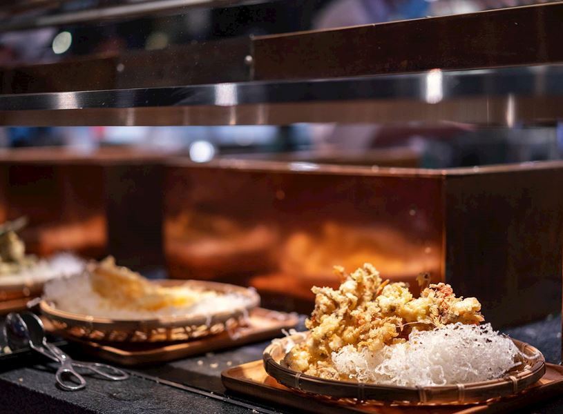 Watch Tang Dynasty show with dinner in Xi'An, China