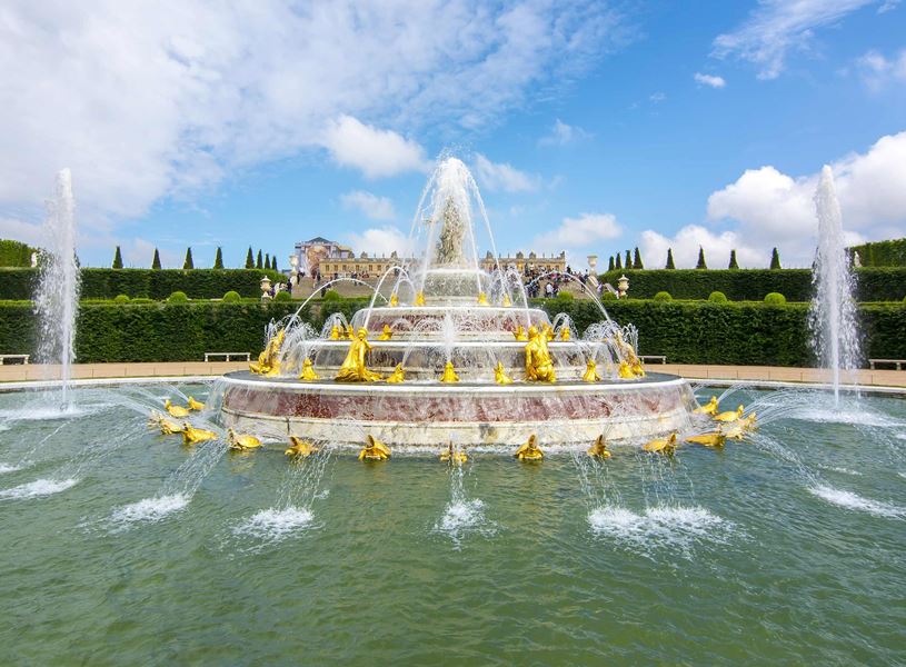 Visit Versailles Palace and gardens in Paris, France