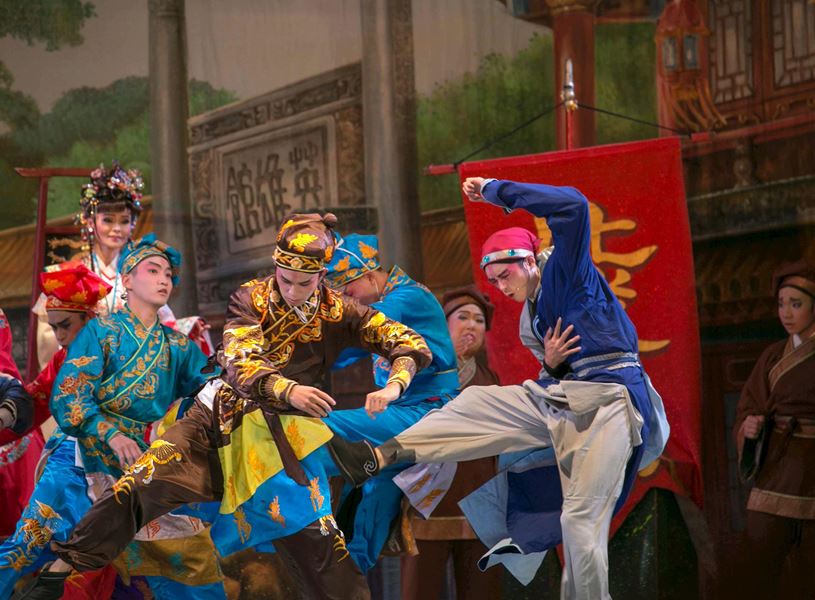 Watch the Legend of Kung-Fu Show in Beijing, China