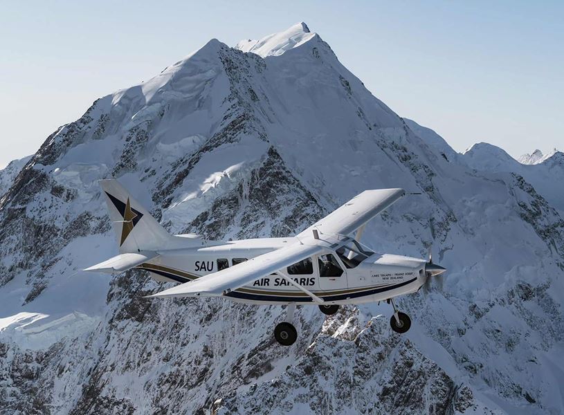 Enjoy a 45-minute scenic glaier flight in Franz Josef, New Zealand 