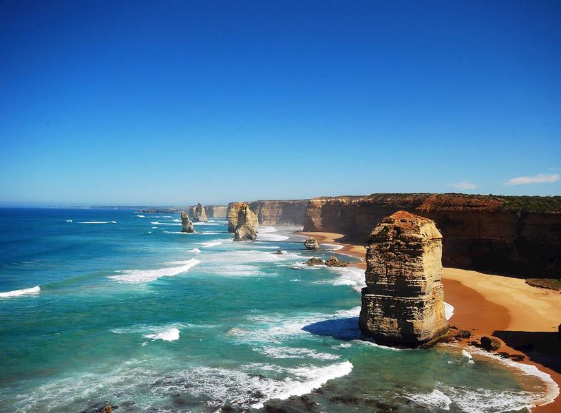 Visit The Twelve Apostles with Great Ocean Road drive in Melbourne, Australia