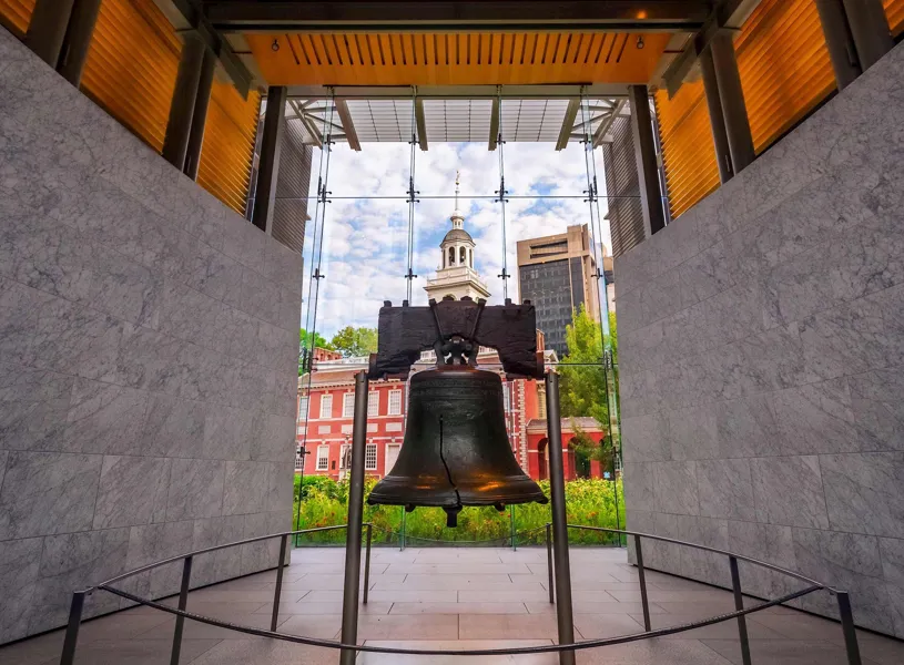 Visit the Independence National Historic Park and see its famous cracked liberty bell in Philadelphia, USA
