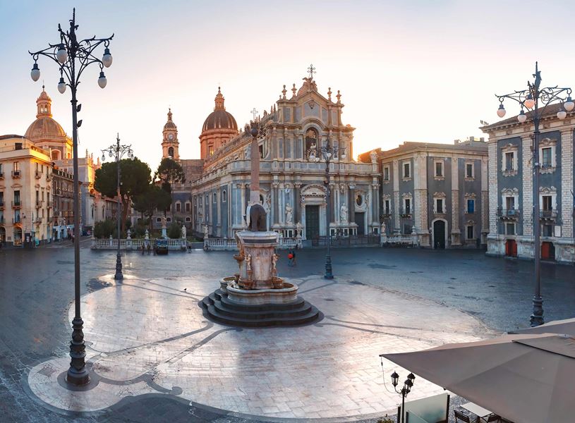 Duomo di Catania with ornate Baroque facade and Elephant Fountain in square
