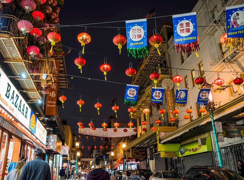 Enjoy a guided Chinatown Walking Tour, Chinese Dinner and City Illuminations Tour in San Francisco, USA