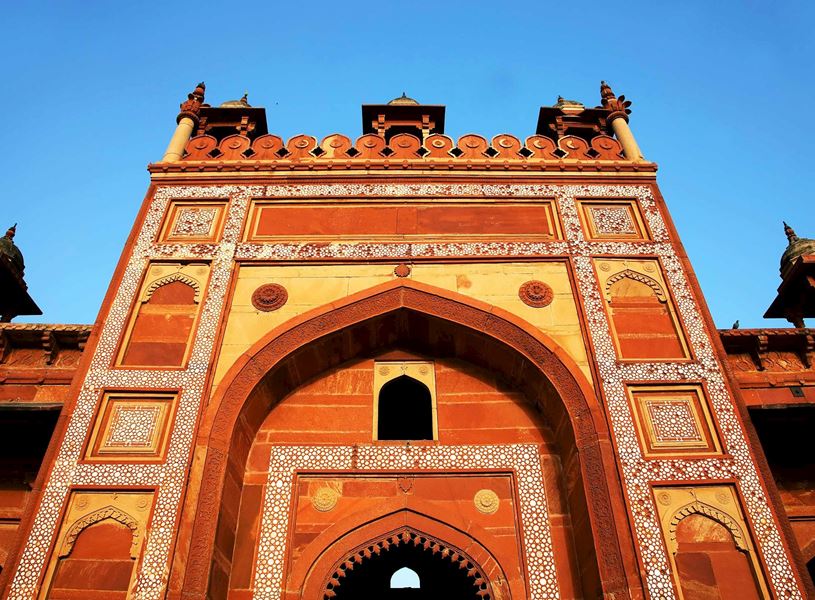 Upward view of Jama Masjid entrance gate, Fatehpur Sikri, India