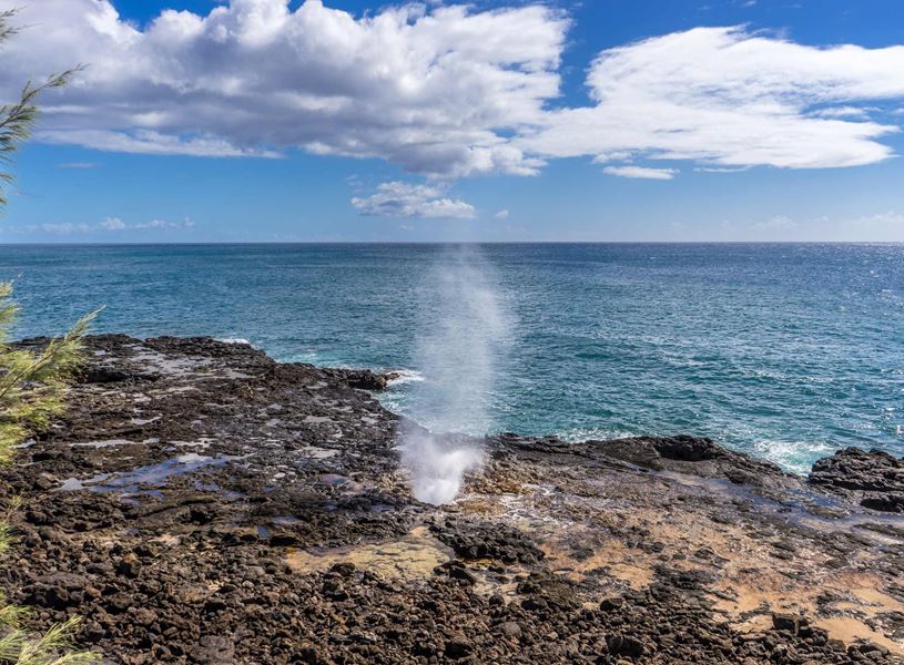 Discover Spouting Horn blowhole in Koloa, Hawaii