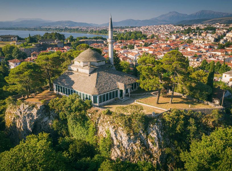 Aslan Pasha Mosque on the shore of Lake Pamvotis, Ioannina, Greece