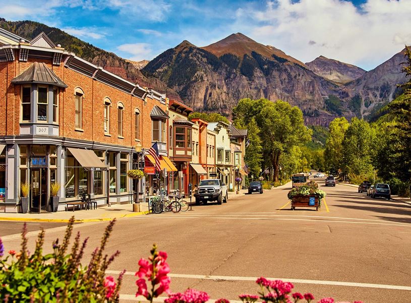 Visit Aspen Town Centre in Colorado, USA