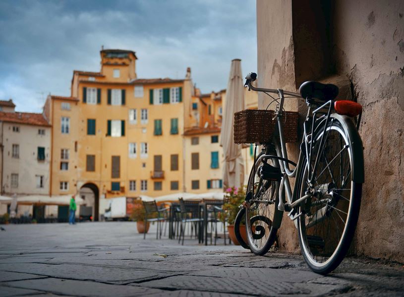 Bike at Piazza dell Anfiteatro in Lucca, Italy