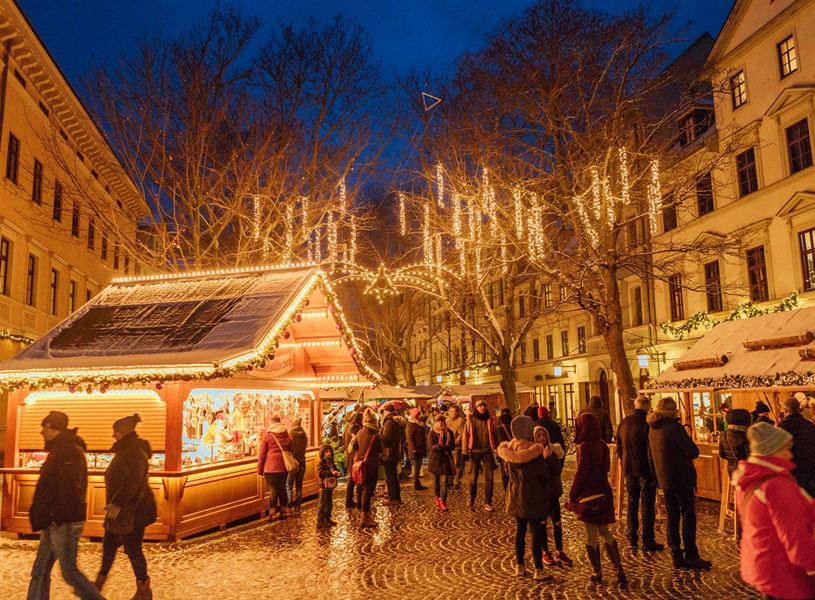 Visit Christmas Market in Weimar, Germany
