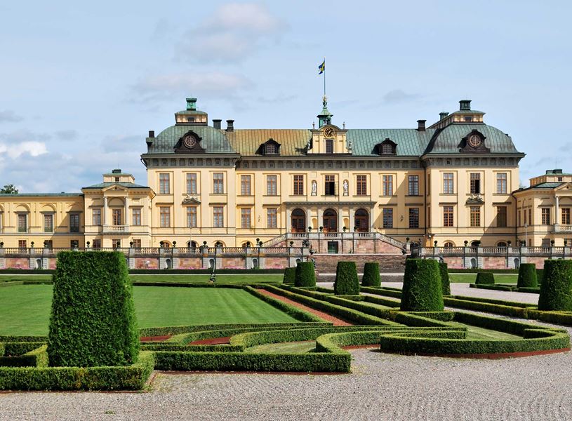 UNESCO World Heritage-listed Drottningholm Palace, explore the magnificent gardens with our local specialist. 