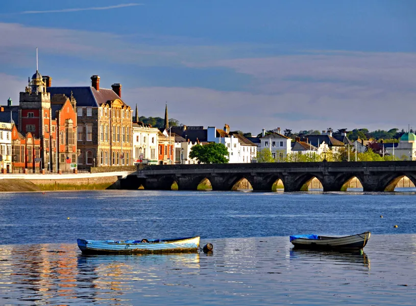 The long bridge, across the River Torridge at Bideford, North Devon, England