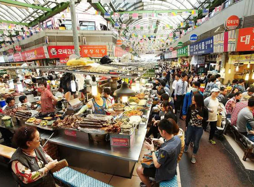 Gwangjang market, food tasting, Seoul, South Korea