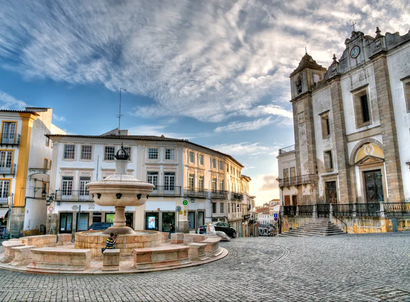 The Praca Do Giraldo Square In Evora Portugal