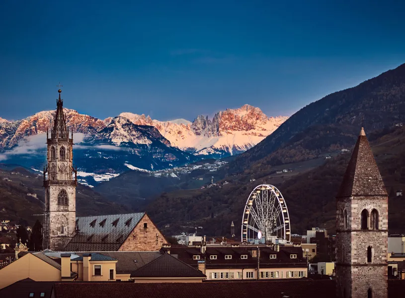 Dolomiti E La Ruota Panoramica Bolzano Italy