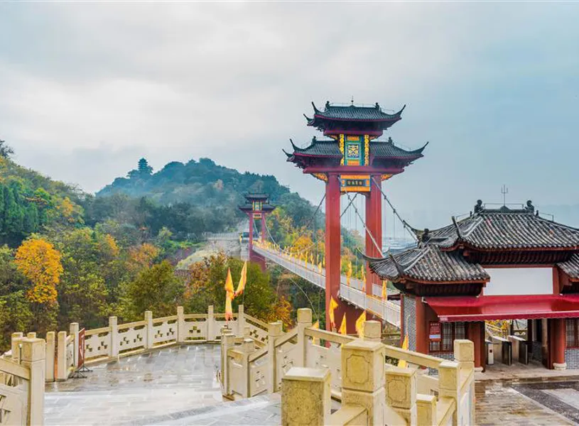 Visit Shuanggui Mountain, Yangtze, China