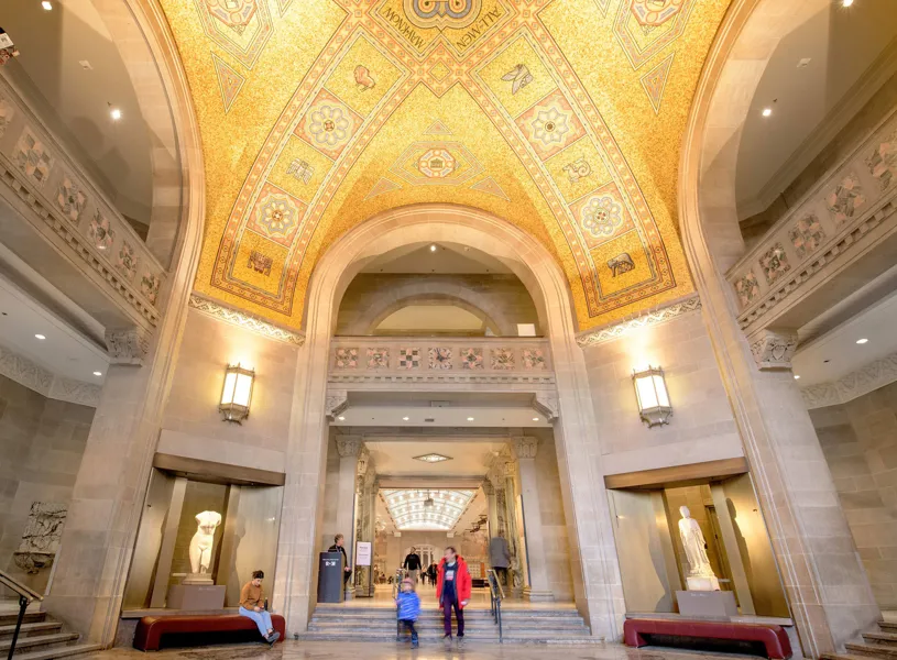 Visit The Royal Ontario Museum, Toronto, Ontario, Canada