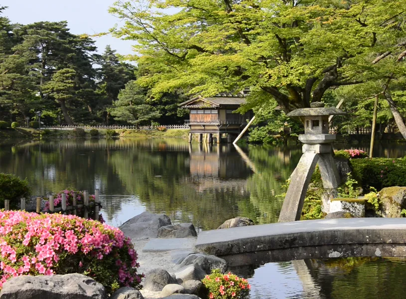 Spring view of Kenrokuen Garden on a clear day, Kanazawa City, Ishikawa, Japan