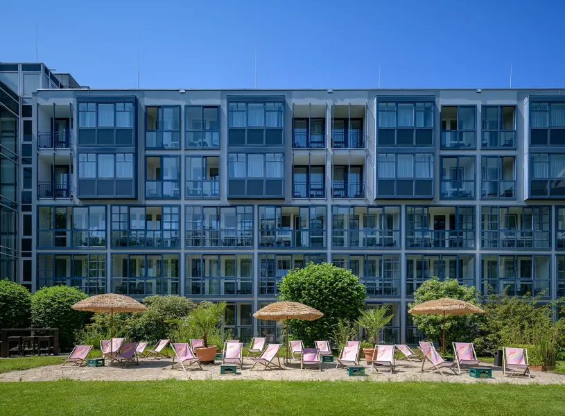 exterior-beach-pullman-munich-hotel-germany