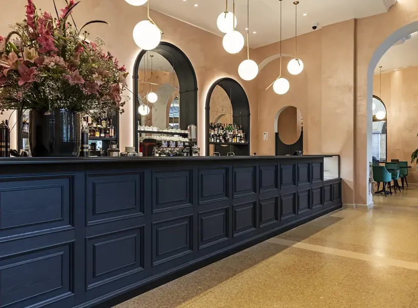 bar-stadt-hotel-citta-bolzano-italy