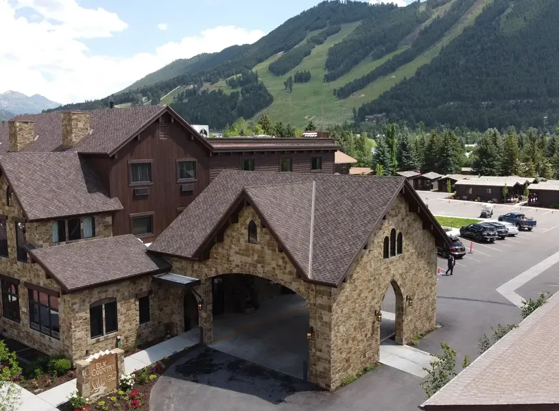 Exterior Elk Country Inn Jackson Wyoming
